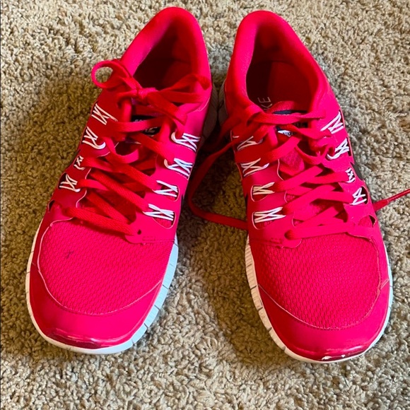 Red Nike Tennis shoes - Picture 1 of 4